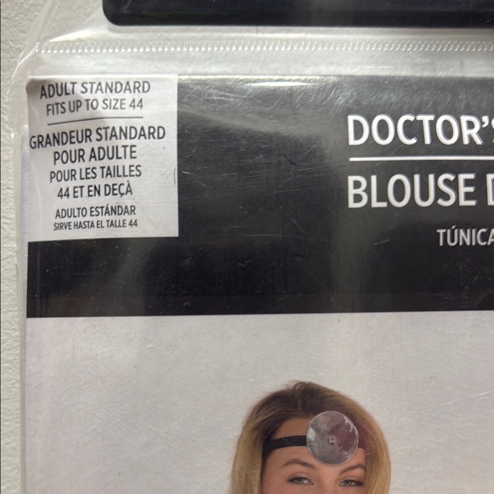 White Doctor's Lab Coat unisex Halloween costume - Picture 3 of 4